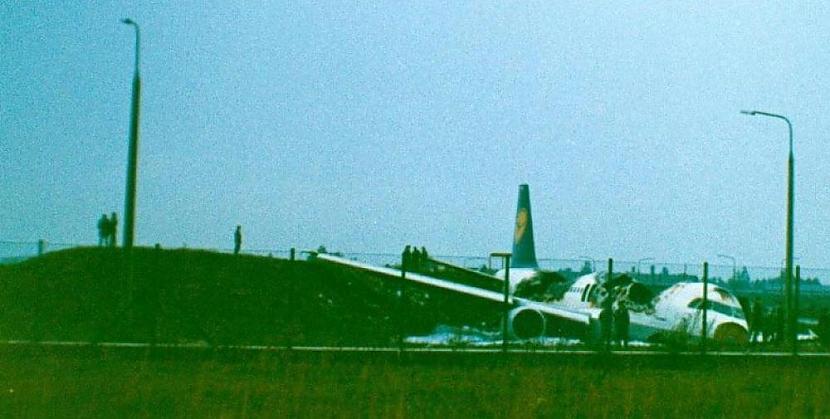 Lufthansa reiss 2904 1993gada... Autors: Testu vecis Komerciālo lidaparātu katastrofu bildes (Deviņdesmitie) 1990.-1994.g