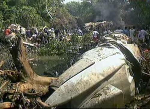 Cameroon Airlines reiss 3701... Autors: Testu vecis Komerciālo lidaparātu katastrofu bildes (Deviņdesmitie) 1994.-1999.g