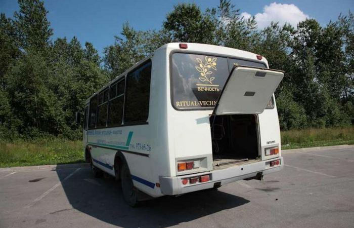 20 gadsimtā Padomju Savienība... Autors: Zibenzellis69 Kāpēc ПАЗ autobusiem aizmugurē ir lūka, kamēr citiem padomju autobusiem nav?