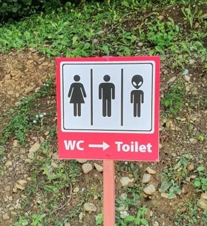 Zīme kas norāda uz tualeti pie... Autors: Lestets 18 reizes, kad cilvēkiem paveicās atrast kaut ko unikālu un neparastu