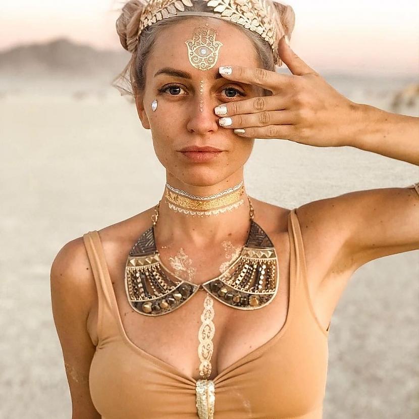 Novērotāja Autors: Zibenzellis69 Burning Man: Īpaši satriecoši tērpi, kas iespējams tevi varētu nedaudz pārsteigt