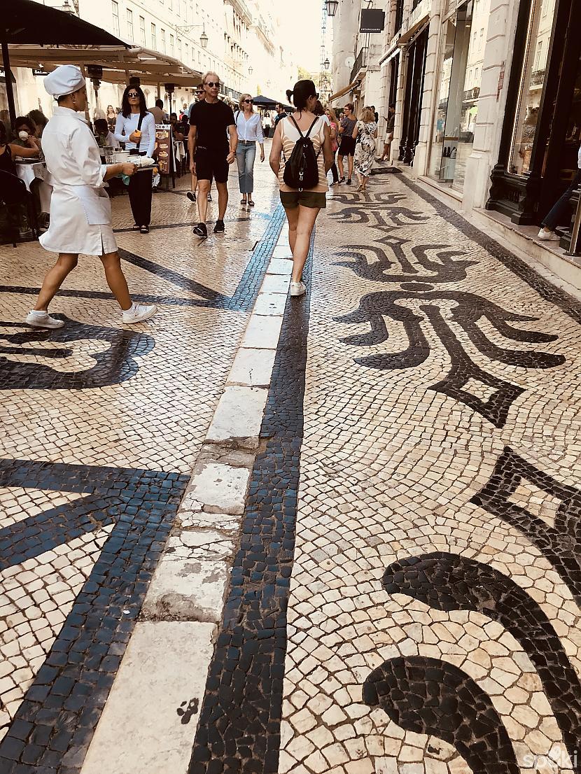 Visur visur raksturīgais ielu... Autors: ezkins 10 dienas Portugālē. Lisboa