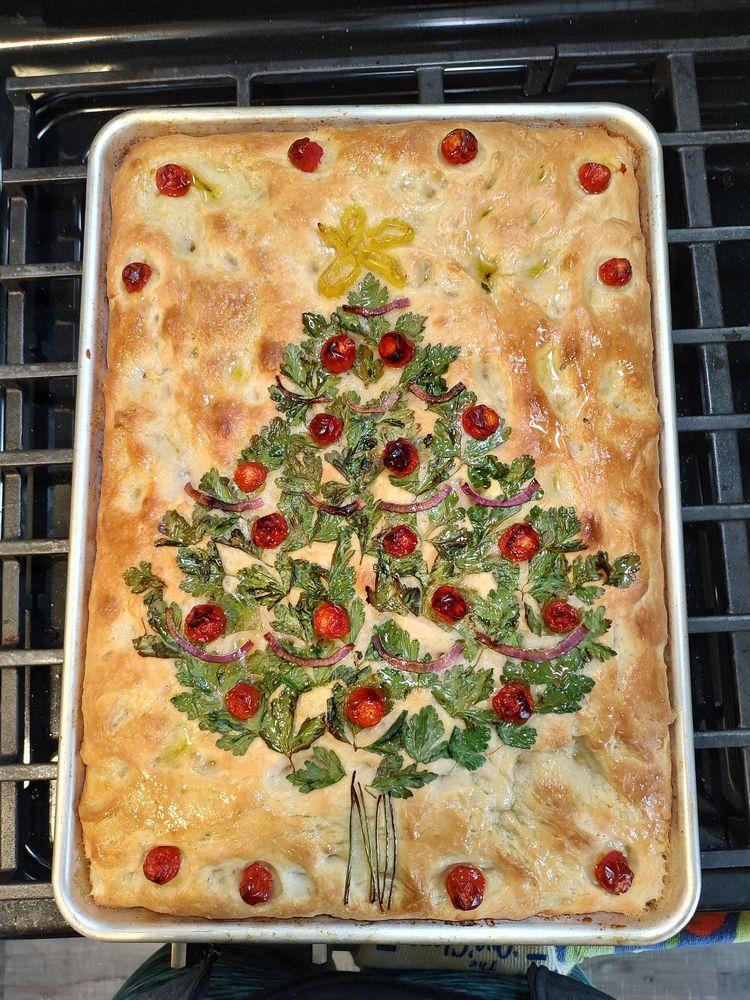 Ēdiens var kļūt arī par galda... Autors: Zibenzellis69 16 Ziemassvētku rotājumi, cilvēki pierādīja, ka var radīt svētkus ar savām rokām