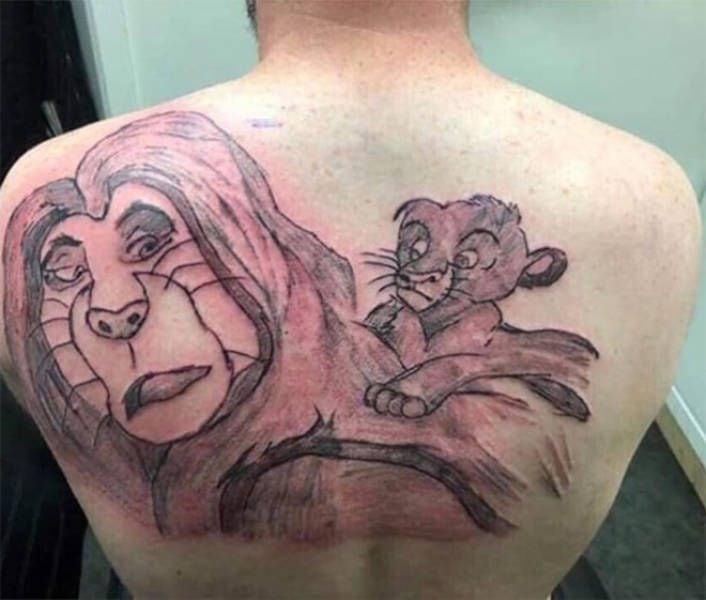 Karalis LauvaPat Mufasa... Autors: Zibenzellis69 25 neveiksmīgi un smieklīgi tetovējumi, kas rada pārāk daudz jautājumu