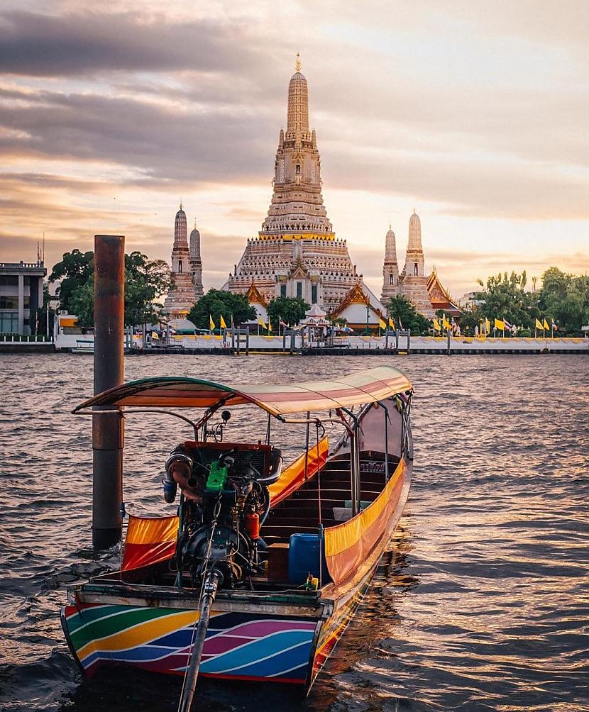 Wat Arun Temple Bangkoka... Autors: Zibenzellis69 Pārsteidzošā Austrumu tempļu arhitektūra, kas priecē ar savu oriģinalitāti