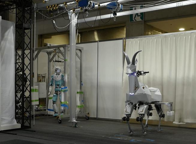 Robotskaza ir nosaukts par Bex... Autors: Zibenzellis69 Kawasaki izveido robot RHP Bex (hereinafter called “BEX”)