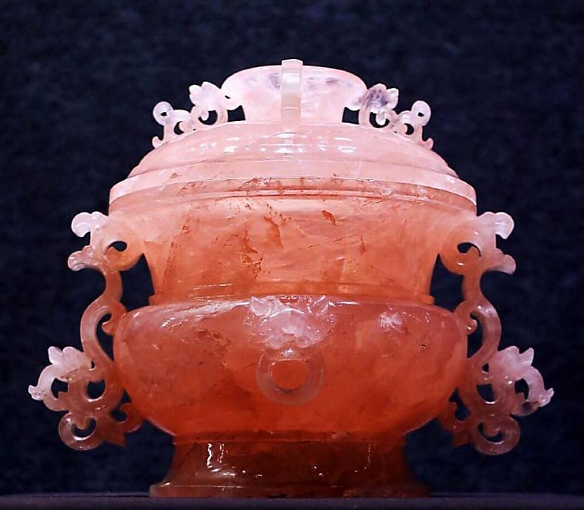 Rozā kvarca vīraka deglis Qing... Autors: Zibenzellis69 12 iespaidīgas lietas no pagātnes, kuru dizains un mērķis var ļoti pārsteigt