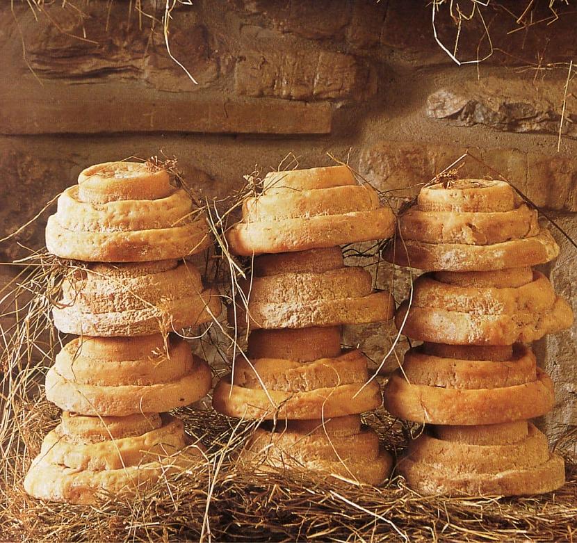 Montebore  retākais siers... Autors: Zibenzellis69 15 visneparastākās sieru šķirnes, kas kļūs par vienu lielu pārsteigumu gardēžiem