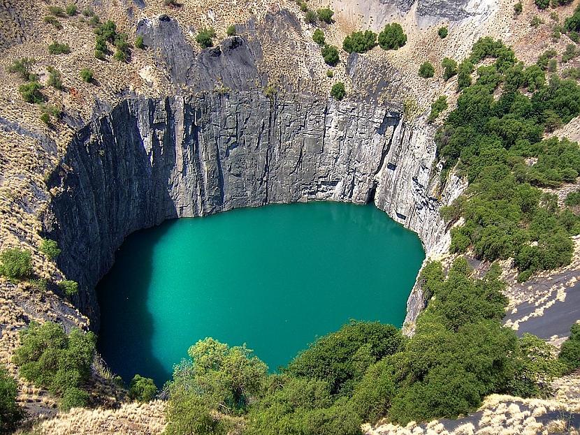Big Hole dimanta raktuves... Autors: Zibenzellis69 12 reāli caurumi uz zemes, kas izskatās kā fantastiski vārti uz citām pasaulēm