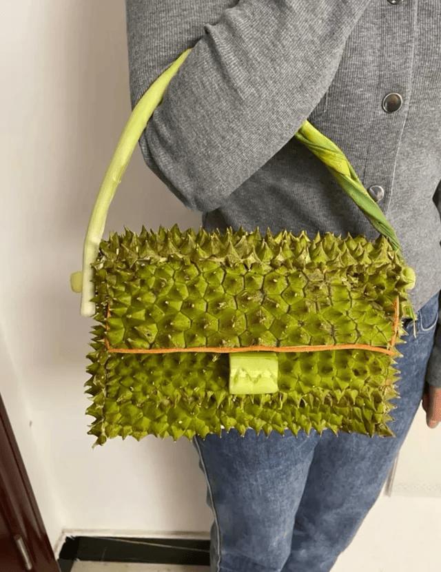 Durian soma ar zaļu lociņu... Autors: Zibenzellis69 Vēlies izvelties pelākajā pūlī: ekstrēma apģērbu un aksesuāru dizaina piemēri