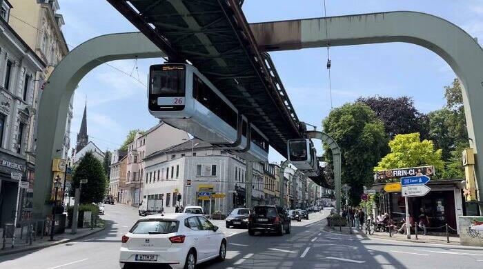 Vupertāles iekārtais tramvajs... Autors: Lestets 15 nestandarta arhitektūras piemēri
