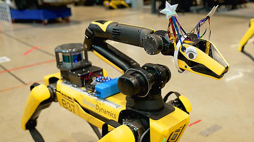 Demonstrācijā redzams ka Spot... Autors: Zibenzellis69 “Boston Dynamics” robotsuns spēj atdarināt dažādas personības