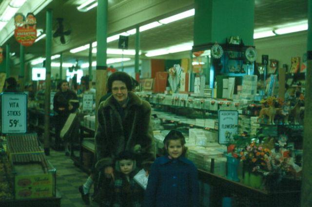 Woolworth lielveikals... Autors: Zibenzellis69 Lielveikalu pirmsākumi un to evolūcija: foto no 1950. gadiem līdz 80. gadiem