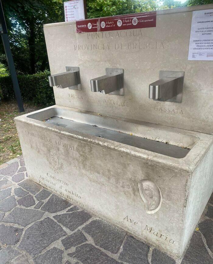 Bezmaksas ūdens Itālijas... Autors: Zibenzellis69 20 tūristi internetā dalījās savos interesantajos atklājumos no visas pasaules