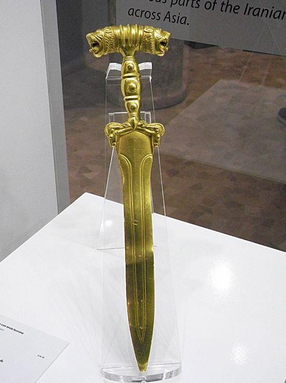 Zelta persiescaronu Ahemenīdu... Autors: Zibenzellis69 17 pagātnes artefakti, kas pierāda, ka agrāk amatnieki bija ne mazāk talantīgi