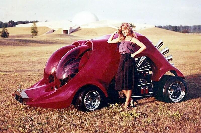  Autors: Zibenzellis69 Šādi 70. gadu dizaineri iztēlojās, kā varētu izskatīties nākotnes automašīna