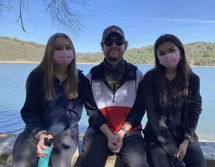 Draudzenes kas sadevuscaronās... Autors: Zibenzellis69 Uztveres spēle: 18 fotogrāfijas, kas jūs iespējams samulsinās ne pa jokam