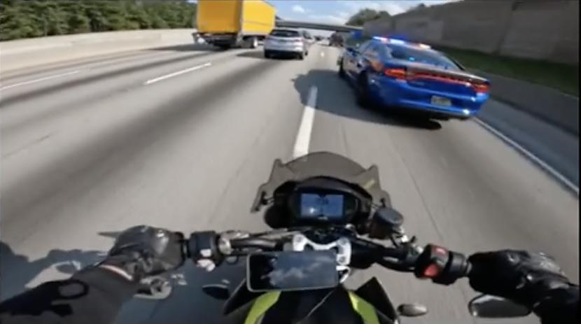 Motociklists no Džordžijas... Autors: Zibenzellis69 30 slikti blogeri autori, kas ir gatavi sevi pat apkaunot izcila satura dēļ