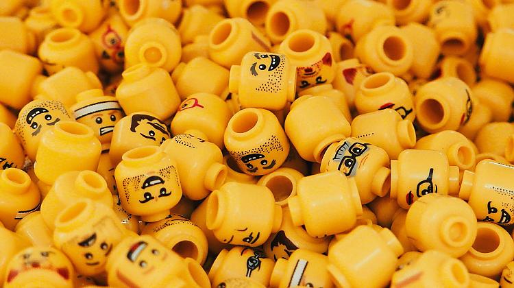 😆 Vecie joki vienmēr esot lieliski: Izbrāķētie sakāmvārdi 😎​