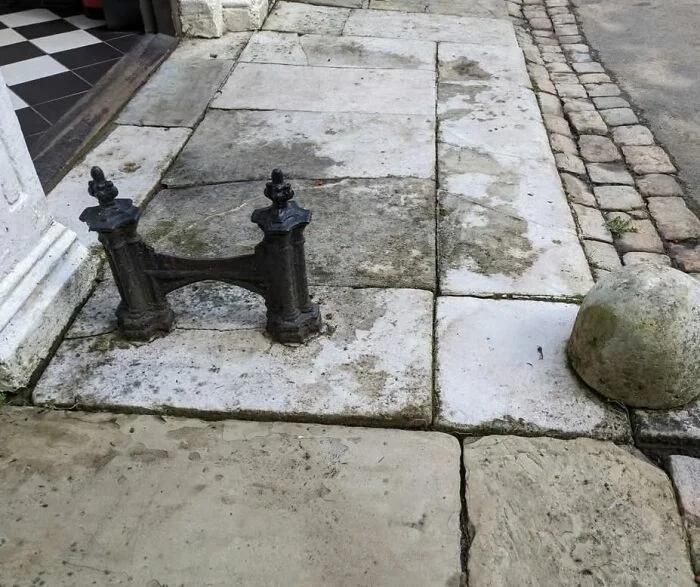 Mēs visi zinām kas tas ir vai... Autors: Zibenzellis69 Vecās mājās atrasto dīvaino lietu mērķis, kas rada daudz jautājumu