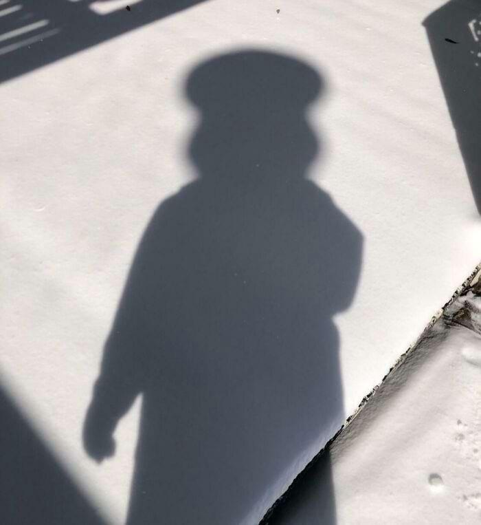 Mana skursteņa ēna liek man... Autors: Zibenzellis69 Ēnu maģija: 18 fotoattēli, kuros ēna izrādījās neparastāka par pašu objektu
