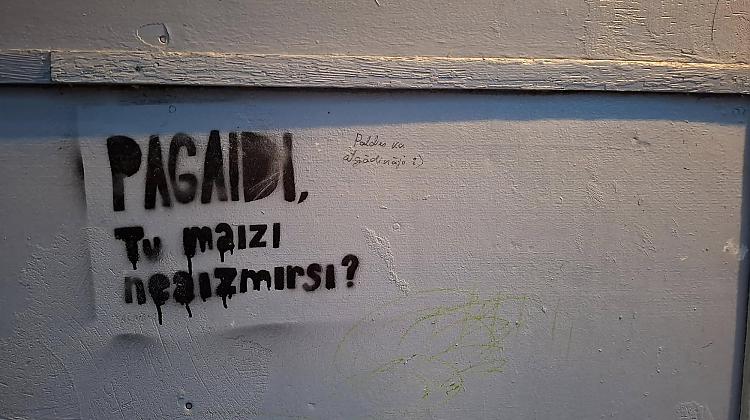 Smieklīgas fotogrāfijas no sērijas «Iespējams TIKAI Latvijā»